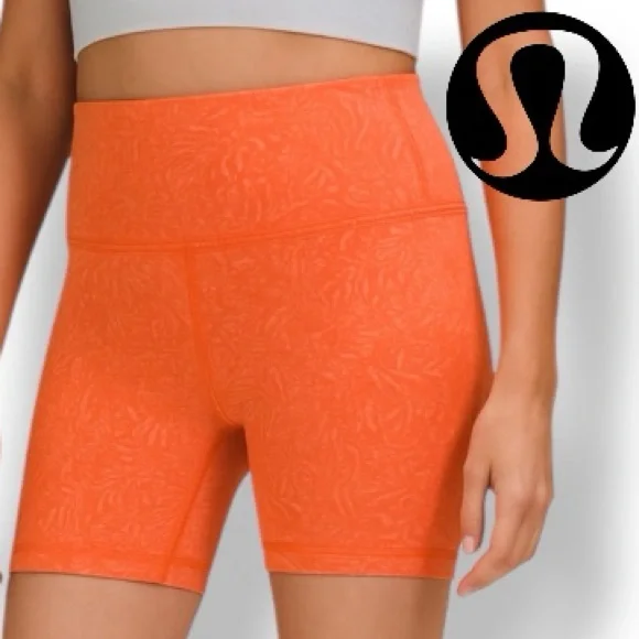 Lululemon Athletica Bike Shorts Wunder Train SIze 8 - Picture 1 of 10